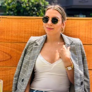 Meet your Posher, Maja